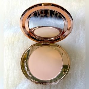 Brand new Charlotte Tilbury airbrush finish powder